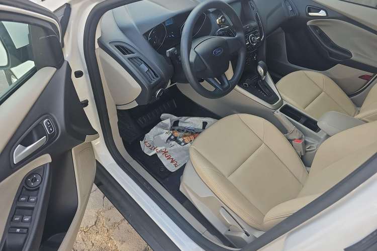 Used Ford Focus 2018 Sedan Classic 1.6L Automatic Comfort Plus Smart Drive Version
