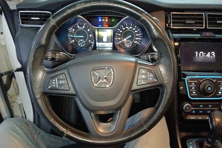 Used JMC Yusheng S330 2016 1.5L GTDi Automatic Two-Wheel Drive Prestige Edition
