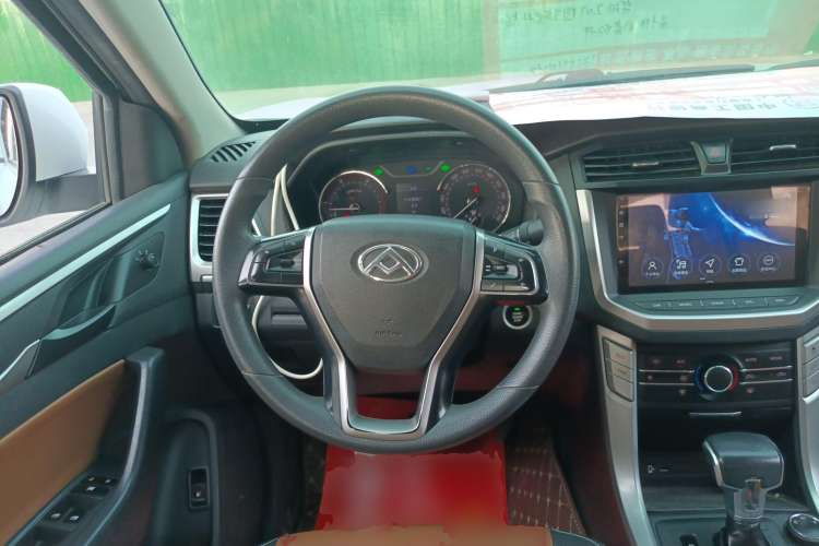 Used SAIC MAXUS T70 2020 2.0T Diesel Automatic 4x4 Commemorative Edition with Long Bed and High Ground Clearance
