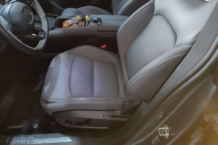 Used Lynk & Co 08 EM-P 2025 245km Ultra-Long Range Halo
