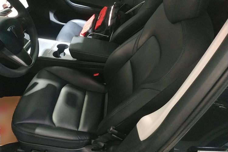 Used Tesla Model Y 2022 Long-Range All-Wheel-Drive Version
