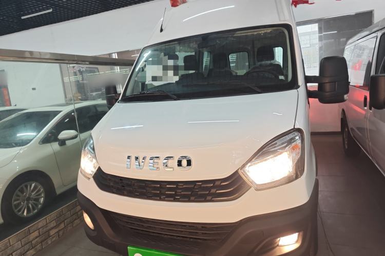Used Iveco Eurocargo 2021 2.0T Manual Super-Rui Short Wheelbase High-Roof Side-Sliding Door F1A
