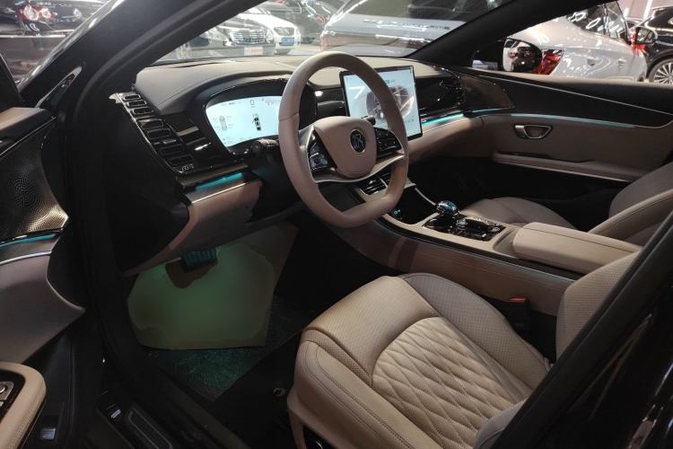 Used BYD Han 2025 DM-i Intelligent Driving Edition 125KM LiDAR Flagship Model
