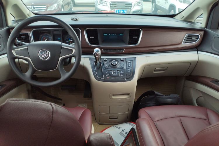 Used Buick GL8 2015 2.4L Luxury Business Premium Edition
