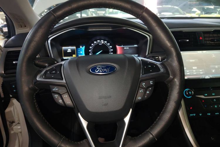 Used Ford Mondeo 2013 2.0L GTDi 200 Luxury Model
