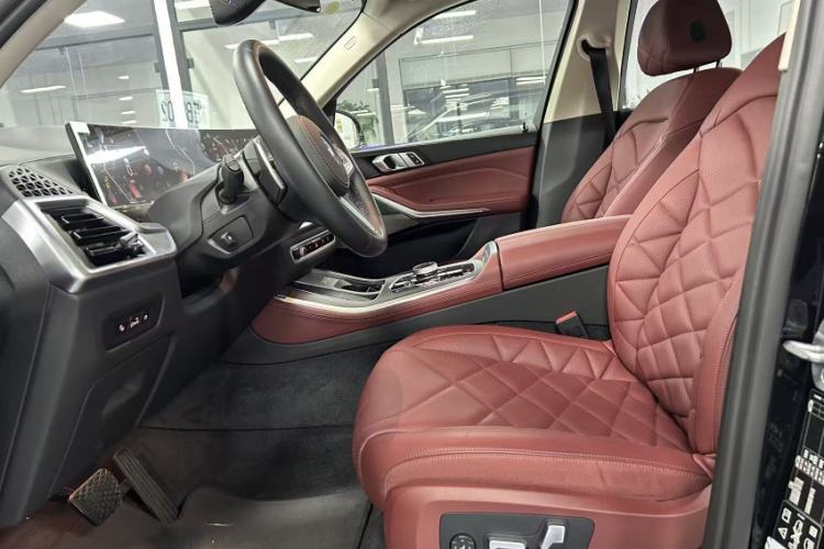 Used BMW X5 2023 xDrive 30Li Luxury M Sport Package
