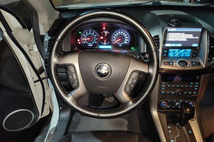 Used Chevrolet Captiva 2014 2.4L 4x4 Flagship Edition 7 Seats