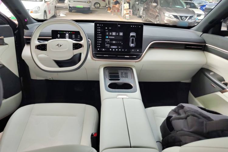 Used  eπ008 2024 636Max All-Electric Version 6 Seats
