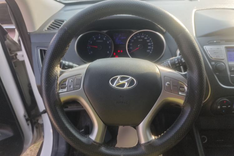 Used Hyundai ix35 2015 2.0L Automatic 2WD Smart Type China IV
