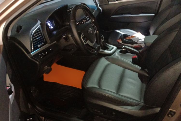 Used Hyundai Elantra 2016 1.6L Automatic ZhiXuan · Luxury Version
