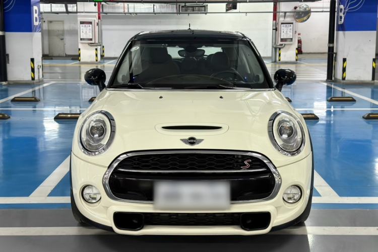 Used  MINI 2016 2.0T COOPER S Pioneer Edition Five-Door Model
