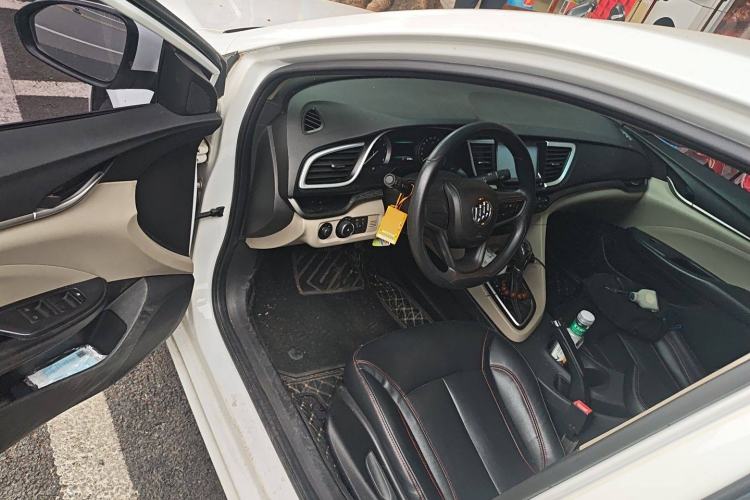 Used Buick GT 2015 15N Automatic Elite Version
