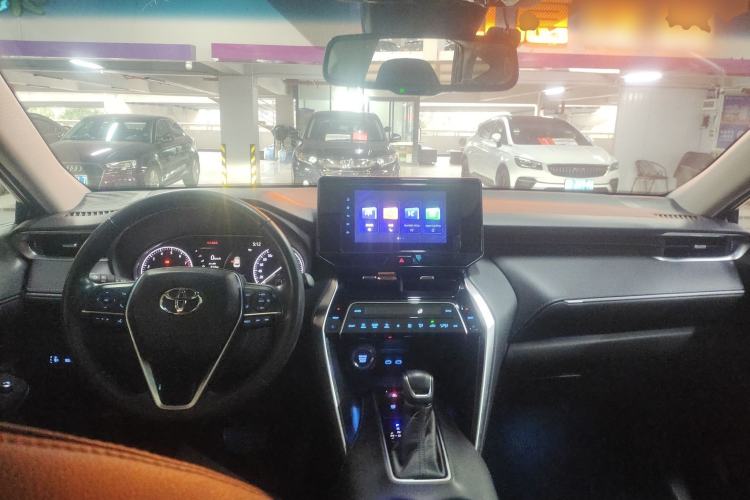 Used Toyota Harrier 2022 2.0L CVT Two-Wheel Drive Deluxe Edition
