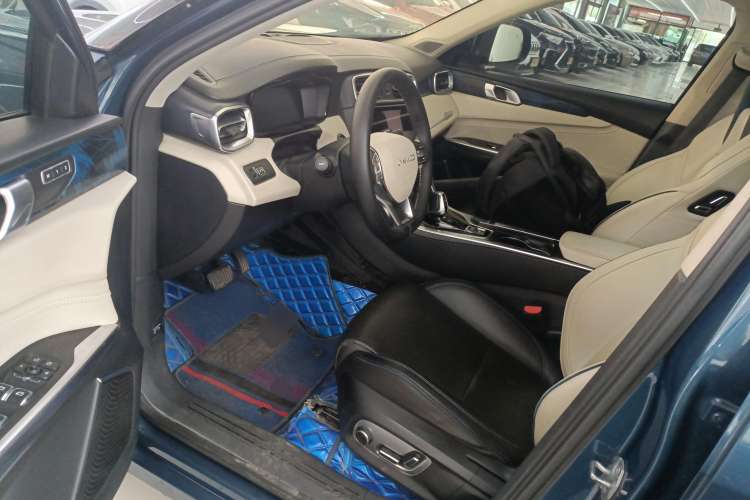 Used Lynk & Co 01 2019 2.0T Two-Wheel Drive Zhaopu Version China VI Standard
