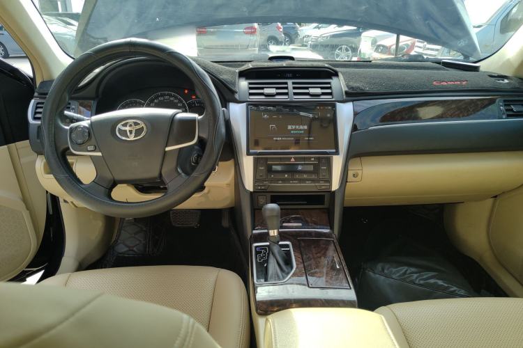 Used Toyota Camry 2016 2.0E 10th Anniversary Elite Edition
