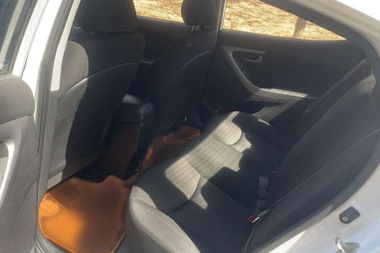 Used Hyundai Elantra 2016 1.6L Automatic Smart Version
