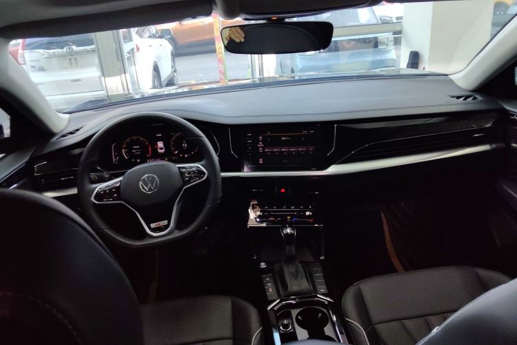 Used Volkswagen Passat 2024 380TSI Starry Dragon Edition
