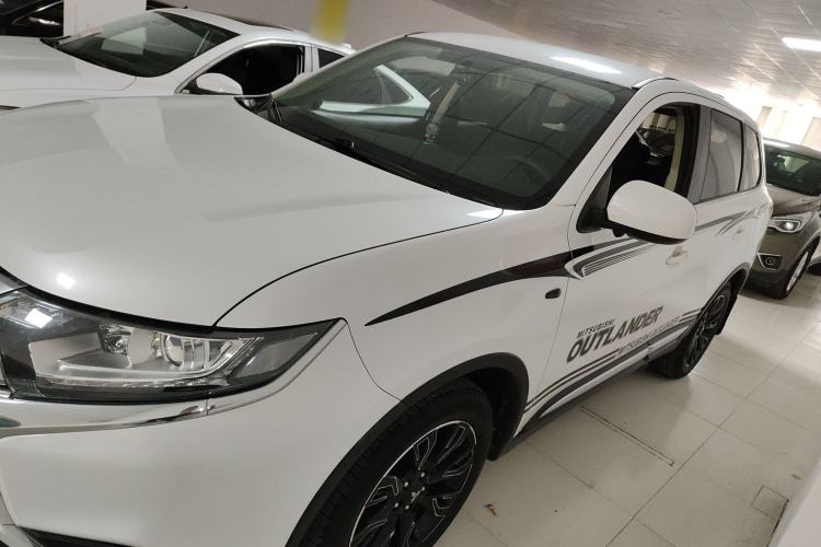 Used Mitsubishi Outlander 2020 2.0L Two-Wheel Drive Comfort Edition 5 Seats
