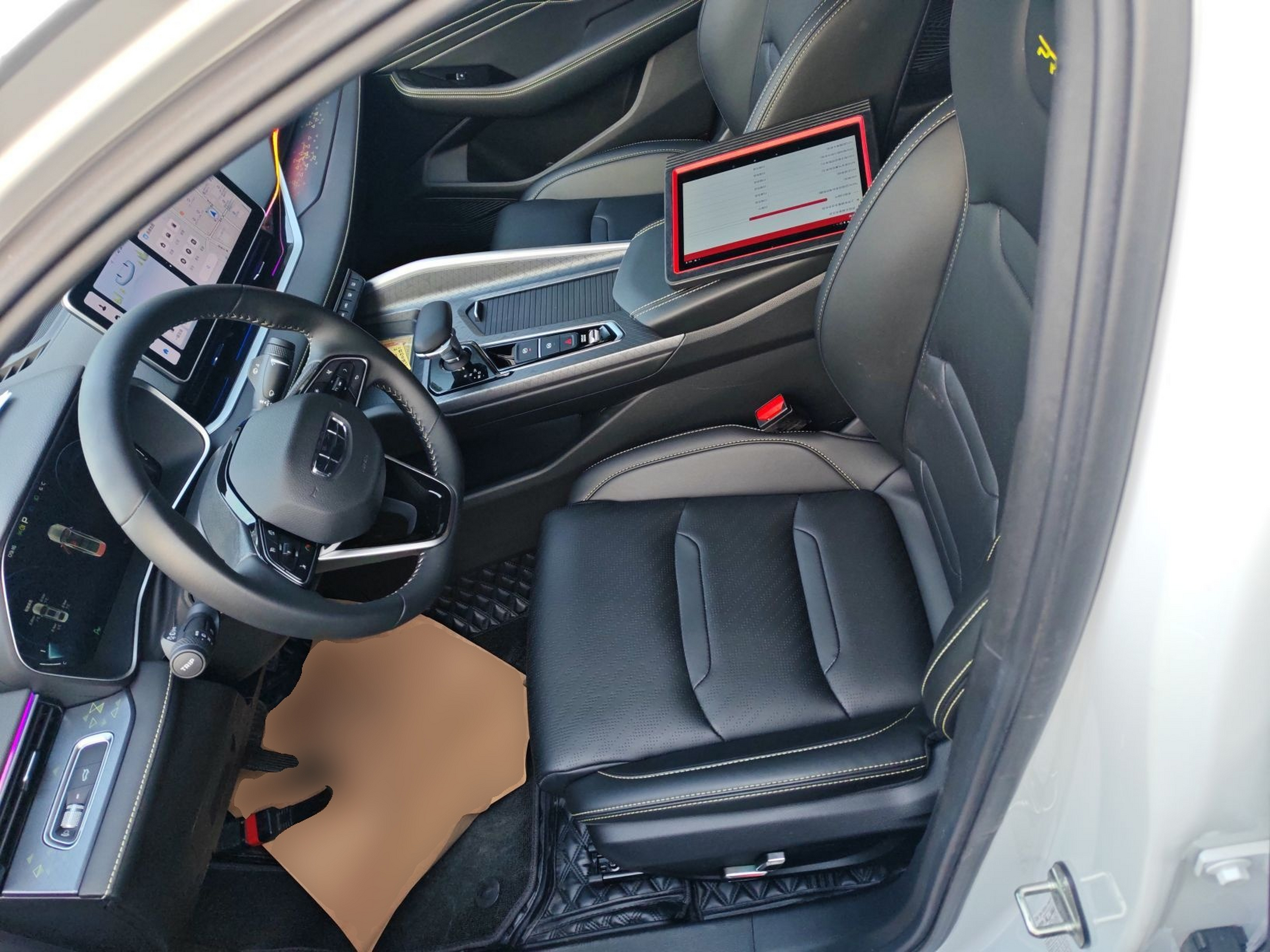 المقاعد الأمامية داخل السيارة