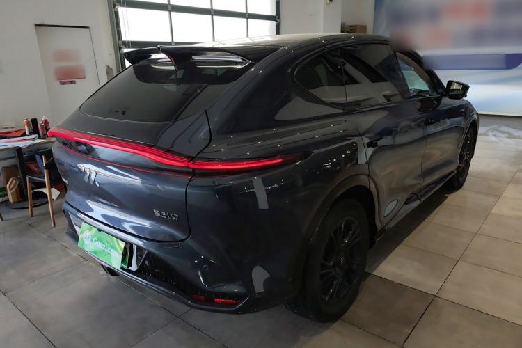 Used  LS7 2023 100kWh Lux All-Wheel-Drive Version