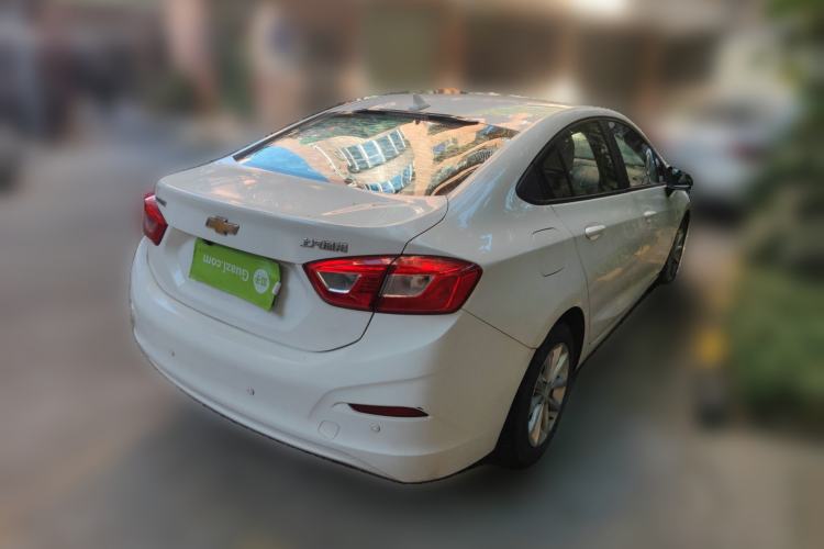 Used Chevrolet Cruze 2017 1.5L Automatic Pioneer Sunroof Edition
