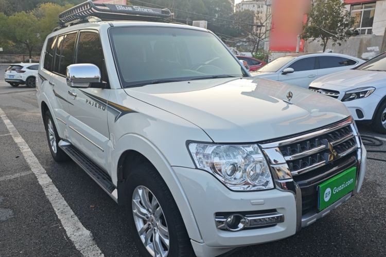 Used Mitsubishi Pajero 2018 V97 3.8L 5-Door GLS Sunroof Dual Differential – Middle East