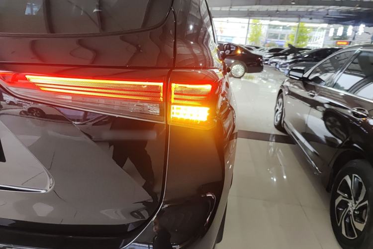 Used Toyota Highlander 2023 2.5L Smart Electric Hybrid Dual-Engine Two-Wheel Drive Elite Version 5 Seats
