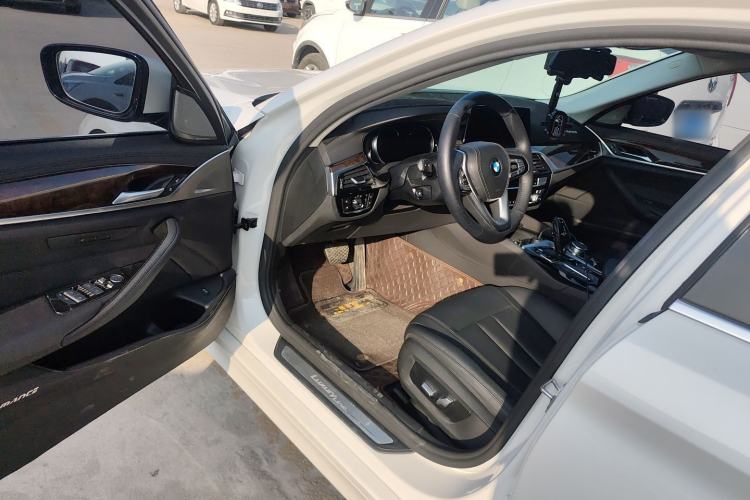 Used BMW 5 Series 2018 525Li Luxury Package
