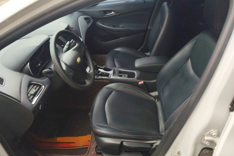 Used Chevrolet Cruze 2018 320 Automatic Pioneer Sunroof Edition
