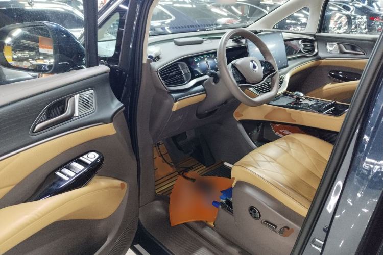 Used Denza D9 2022 DM-i 970 Four-Wheel Drive Flagship Model
