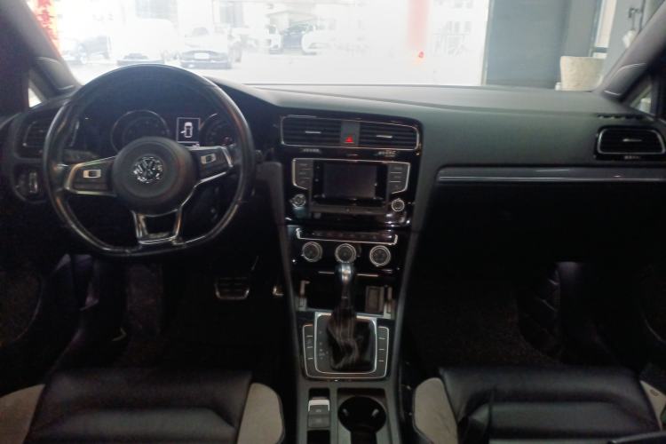 Used Volkswagen Golf 2016 1.4TSI Automatic R-Line
