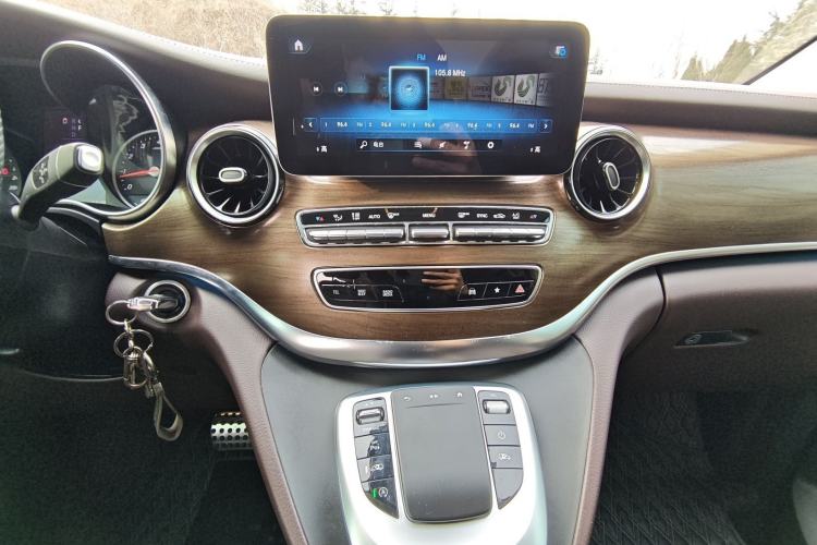 Used Mercedes-Benz V-Class 2021 V 260 L Long-wheelbase Luxury Edition