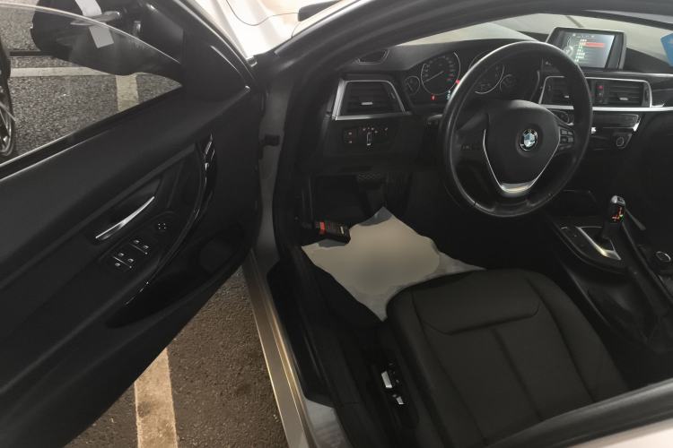 Used BMW 3 Series 2017 318i Fashion Model
