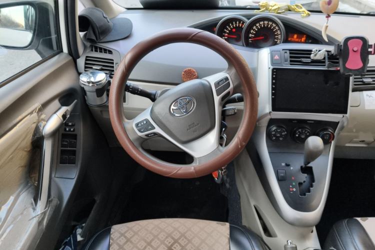 Used Toyota Verso 2014 Starlight 180E CVT Elite Edition
