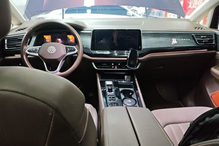 Used Volkswagen Viloran 2023 330TSI Luxury Edition
