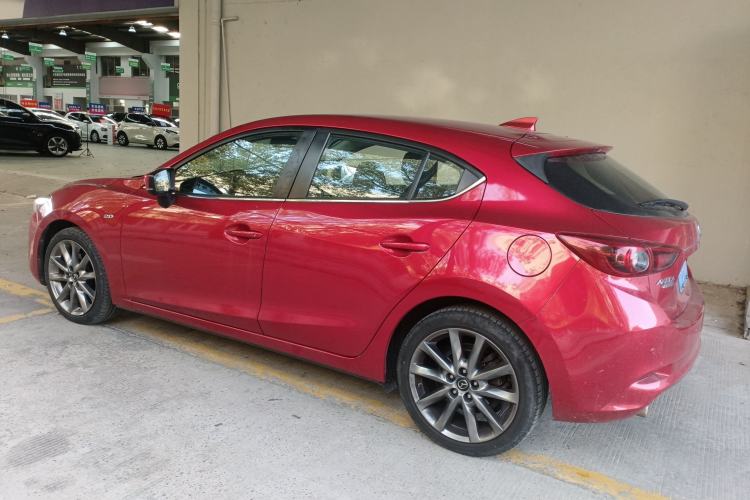 Used Mazda Mazda 3 Axela 2017 Hatchback 2.0L Automatic Luxury Model Emission Standard China V
