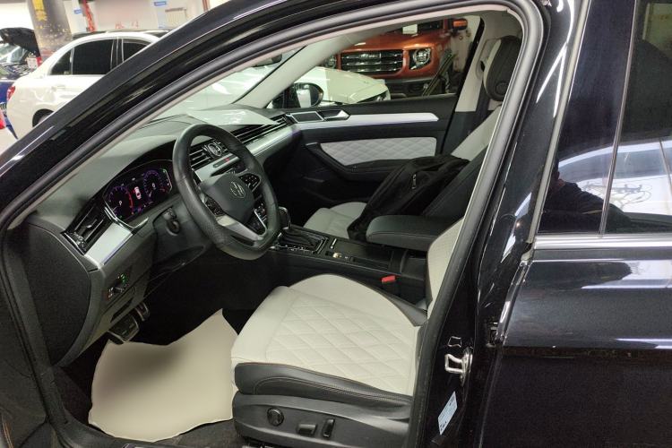 Used Volkswagen Magotan 2023 2 Million Units Commemorative Edition 330TSI DSG Luxury Version