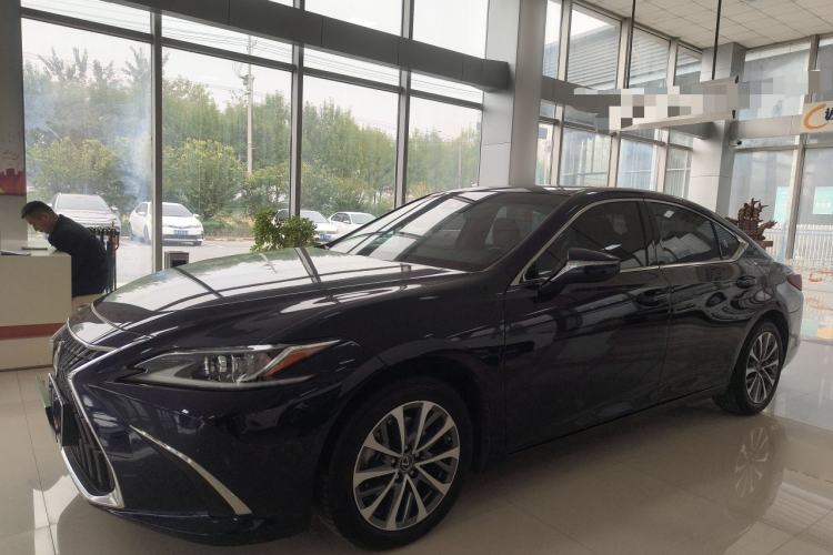 Used Lexus ES 2023 200 Excellence Edition
