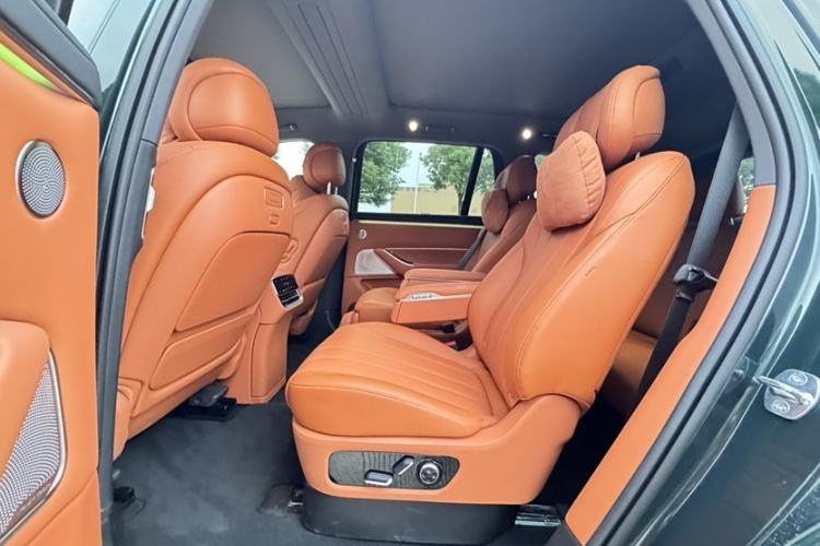 Used Hima AITO M8 2025 Extended-Range Ultra Version 53.4 kWh 6-Seater Edition
