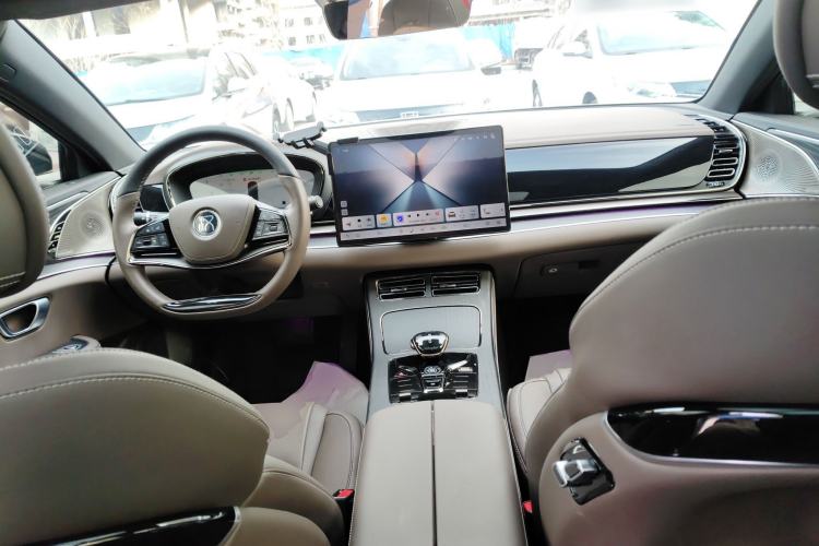 Used BYD Han 2024 DM-i Glory Edition 121KM Premium Model
