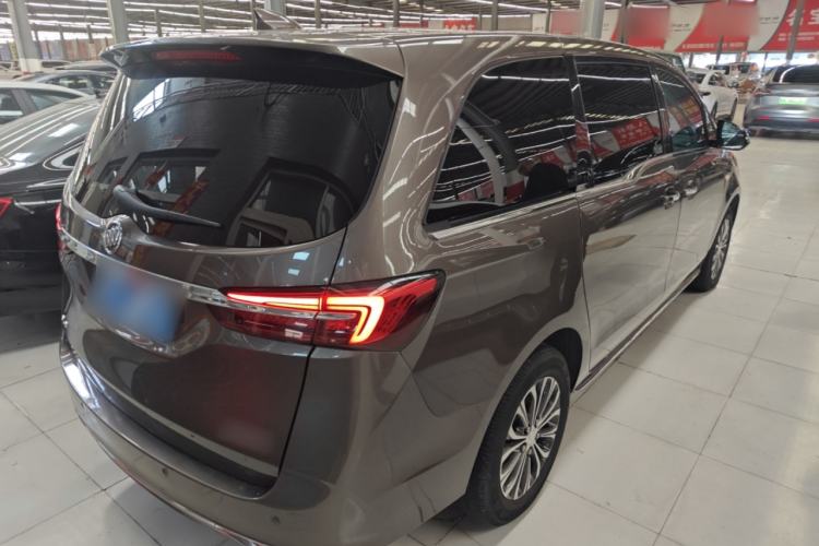 Used Buick GL8 2023 Facelifted Land Cruiser Executive Luxury Version
