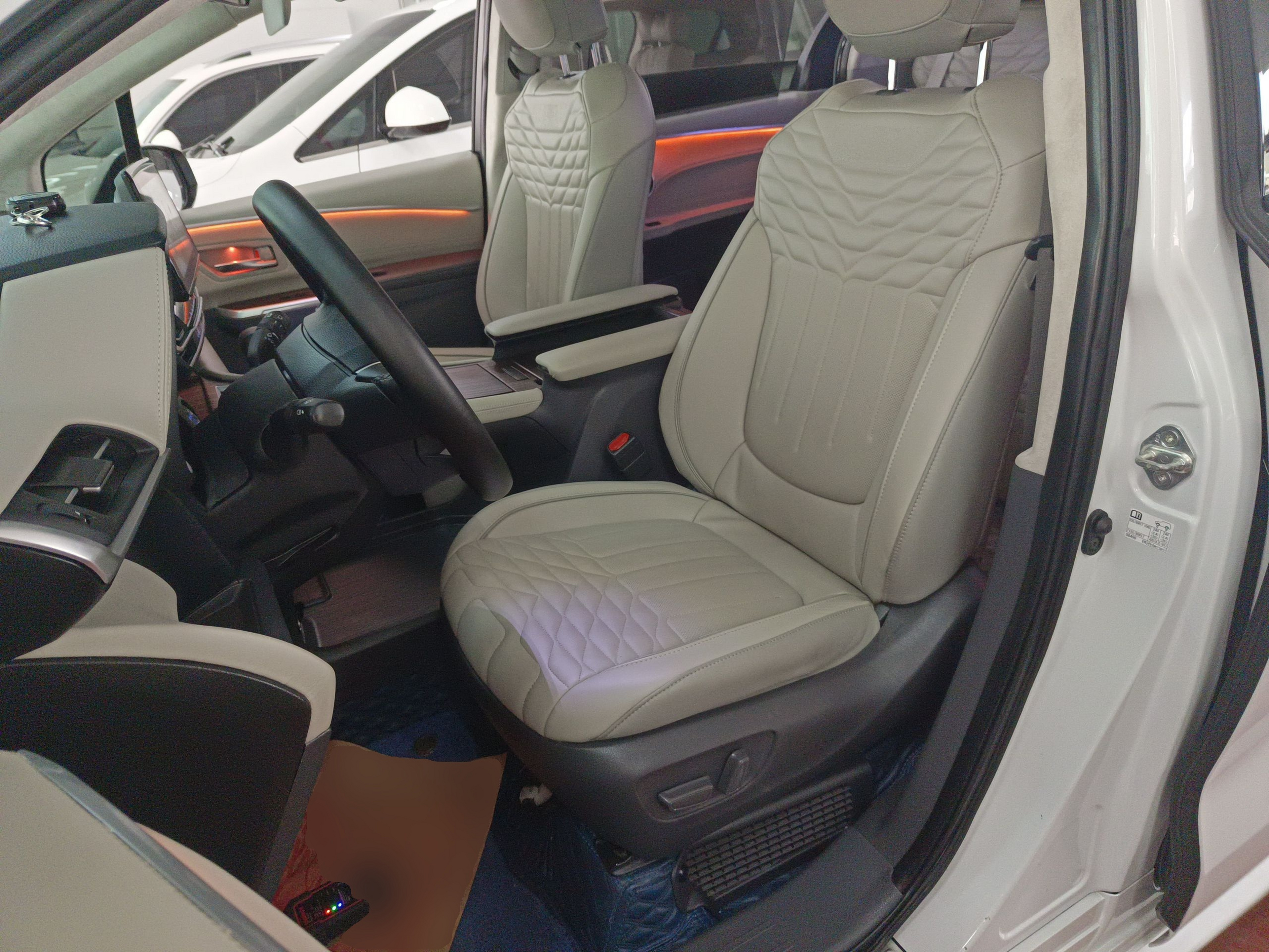 Переднее сиденье в автомобиле