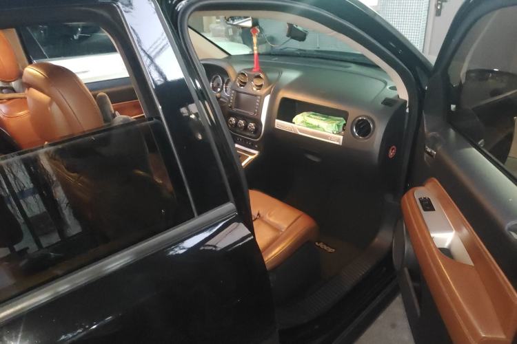 Used  Compass 2014 Revised Version 2.4L Four-Wheel Drive Luxury Navigation Edition
