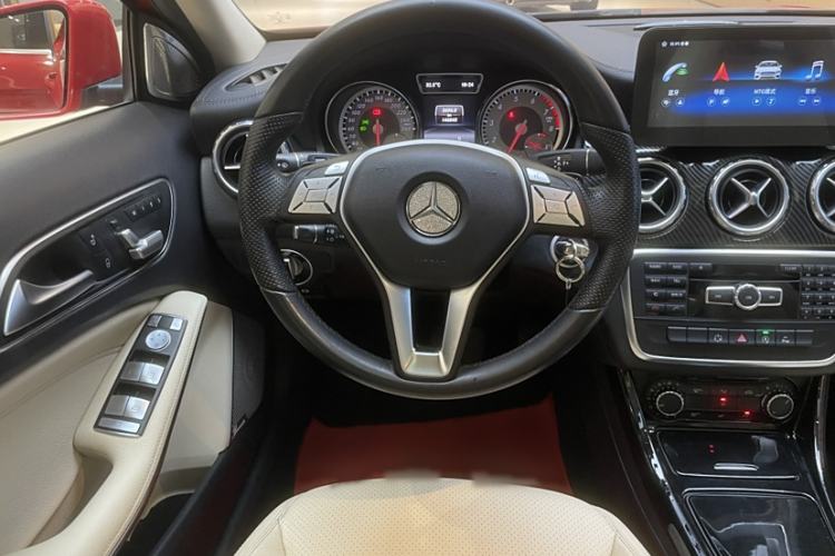 Used Mercedes-Benz GLA 2015 GLA 200 Fashion Model
