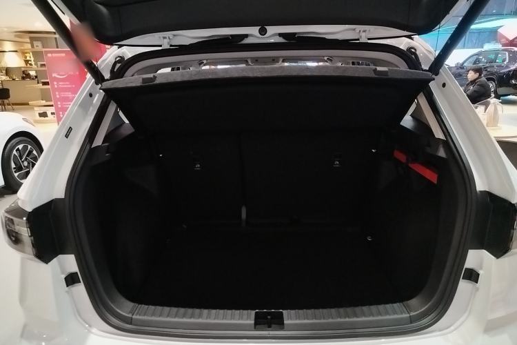 Used Volkswagen Tharu 2024 300TSI Two-Wheel-Drive Moon Luxury Edition
