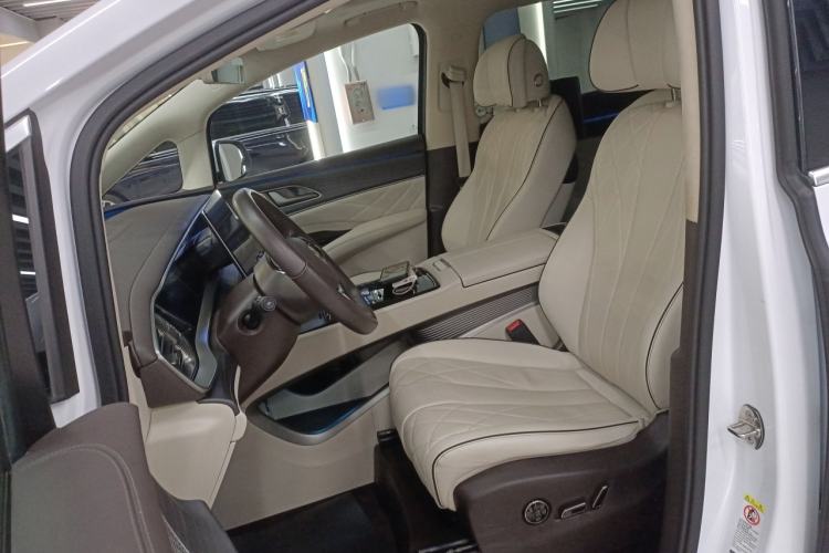 Used Denza D9 2024 DM-i 980 Four-Wheel Drive Flagship Model