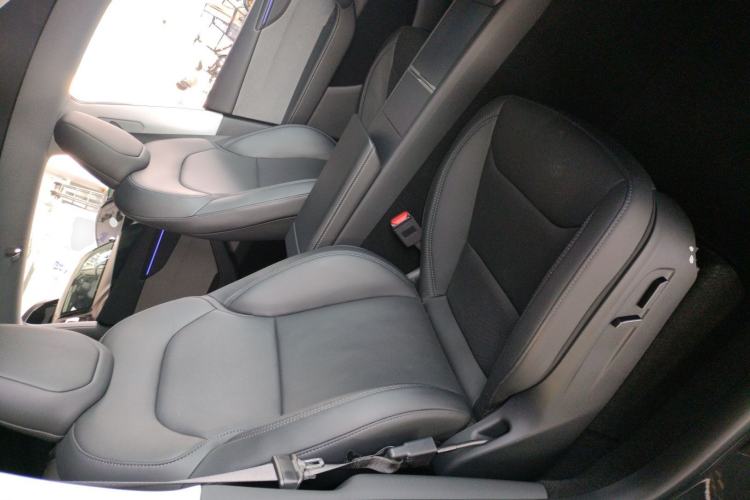 Used Tesla Model Y 2025 Rear-Wheel-Drive Version