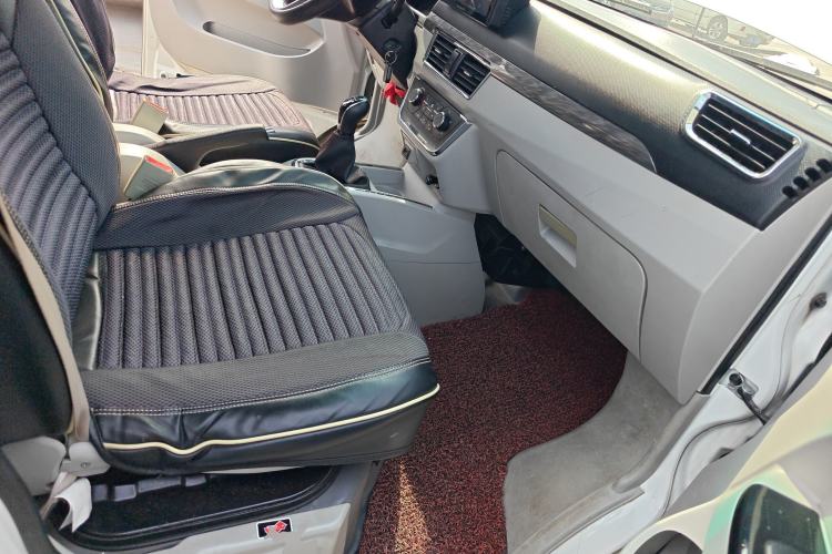 Used Jinbei New Hiace X30L 2021 1.5L Wealth Van Non-Air-Conditioned Version China VI Standard SWC15M
