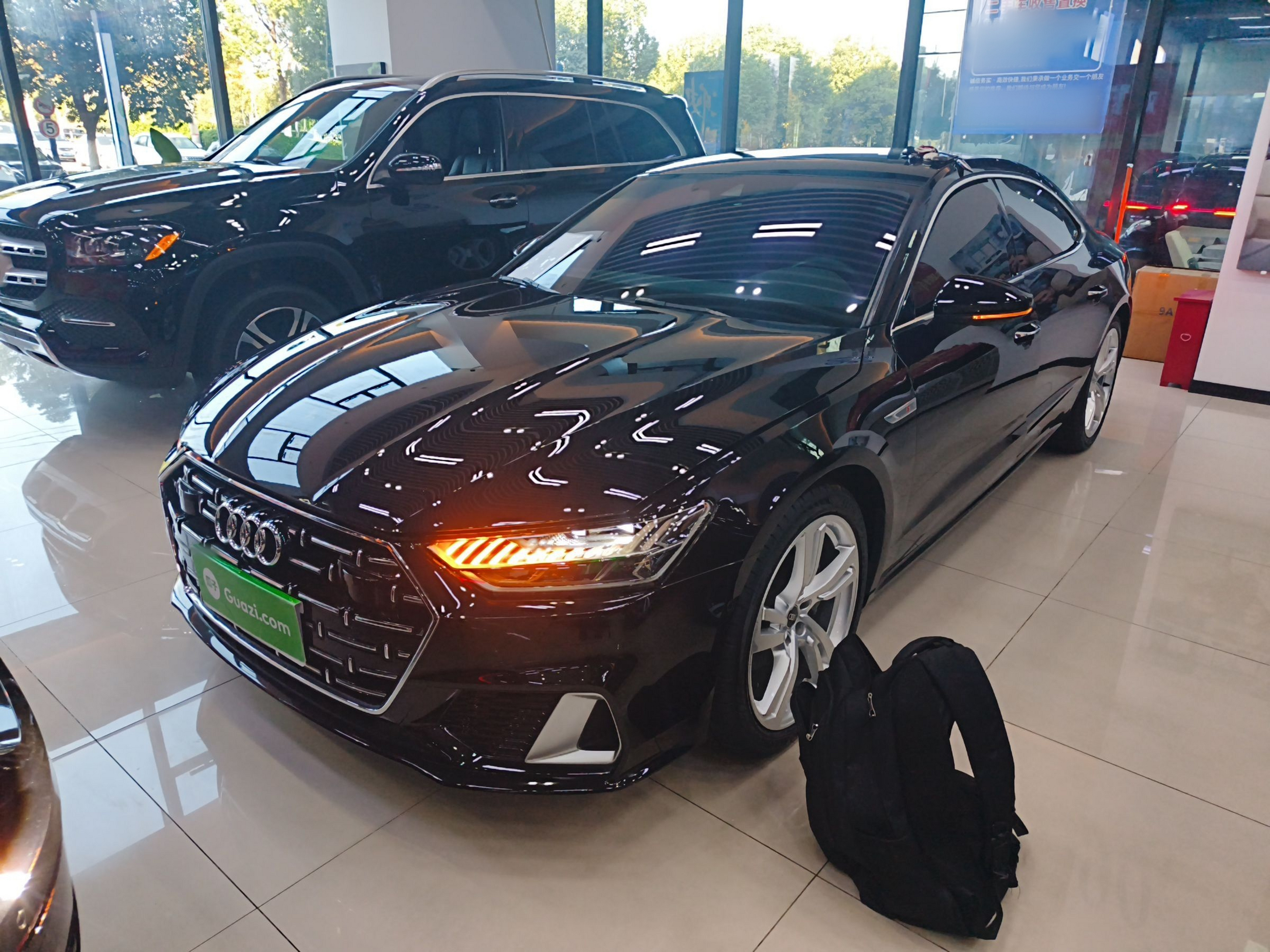 Под передней частью автомобиля