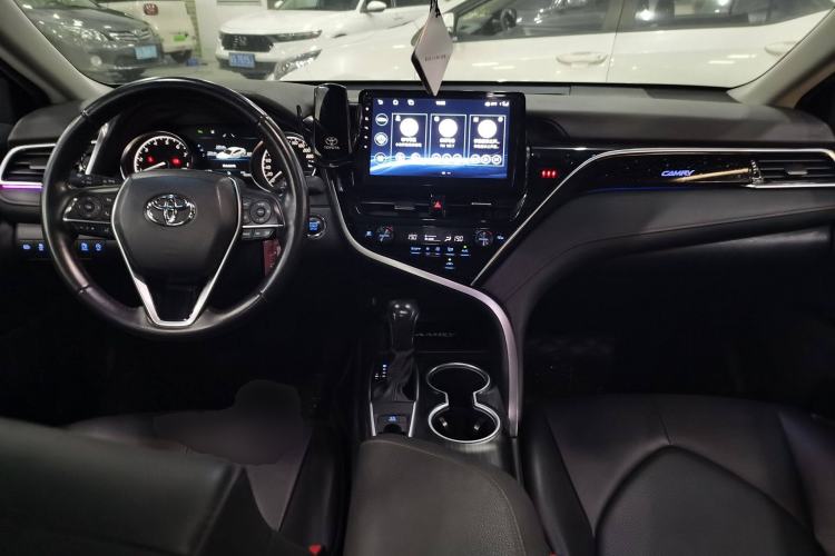 Used Toyota Camry 2021 2.0G Luxury Edition
